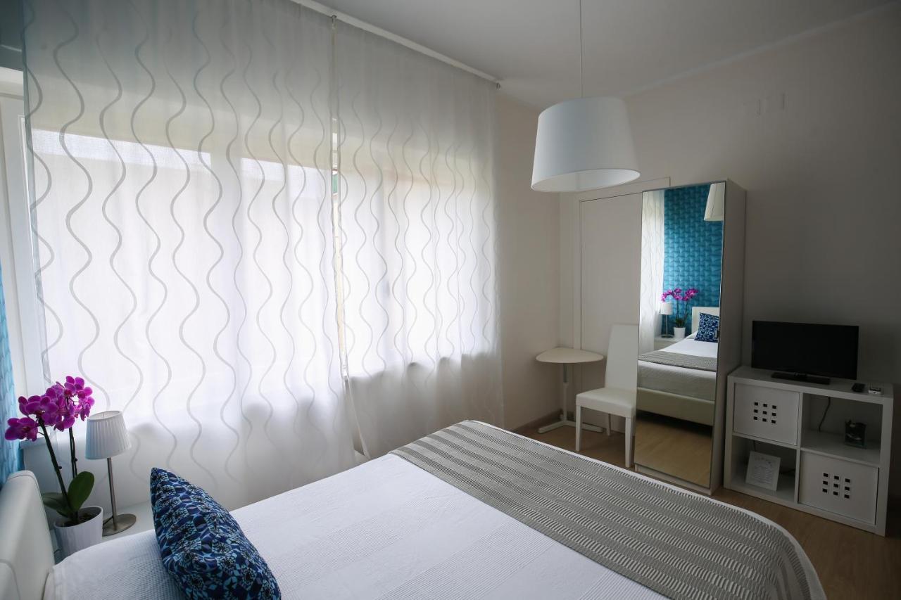 Bed and Breakfast Bernini 20 à Naples Extérieur photo