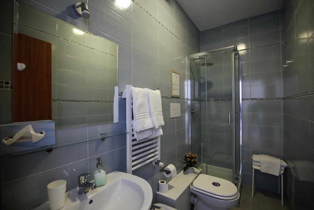 Bed and Breakfast Bernini 20 à Naples Extérieur photo